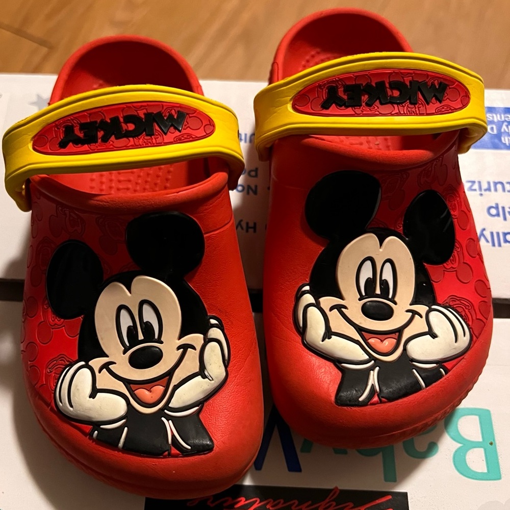 Mickey Mouse Crocs sz C9